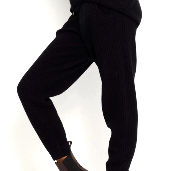 Flora Nikrooz black joggers - Picture 2 of 9